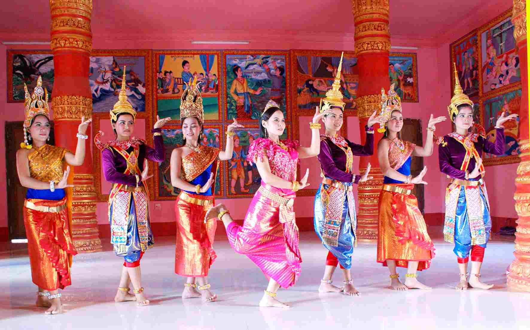 La danse Rôbăm des Khmers, un patrimoine à préserver
