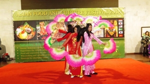 Le Viet Nam au 1er Festival de culture et de gastronomie asiatique en Ukraine