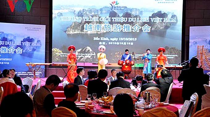 Viet Nam holds tourism road show in Beijing