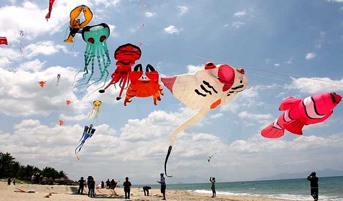 Kite festival rings in New Year