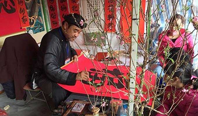 Calligraphy captures young hearts