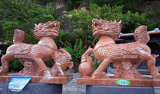 Lion and ‘nghe’ sculptures exhibited in Da Nang