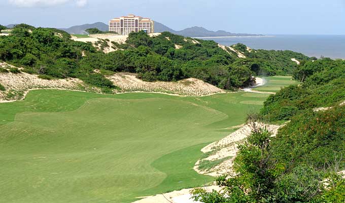 Golf tournament positive for Viet Nam tourism, says minister