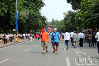 Hà Nội tăng cường hỗ trợ khách du lịch 