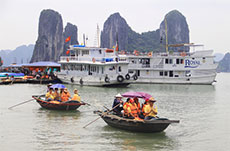 Quang Ninh welcomes over 7 million tourists in eleven months