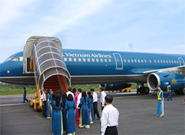Vietnam Airlines continues 5th “Golden moments” program