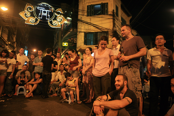 Phố cổ Hà Nội thành lễ hội đường phố ngày cuối tuần