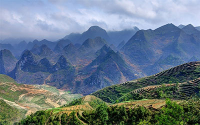 Nearly 4,500 tourists visit Dong Van karst plateau