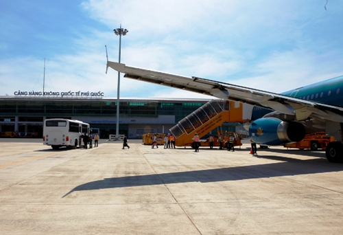 Sân bay Phú Quốc đón chuyến bay quốc tế đầu tiên