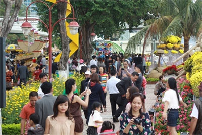 Da Nang welcomes more tourists on Women's Day