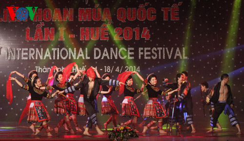 Int’l dance festival opens in Hue City