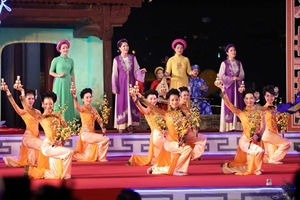 Hue Festival offers feast of traditional music
