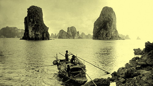 Old photos of Ha Long Bay to be displayed