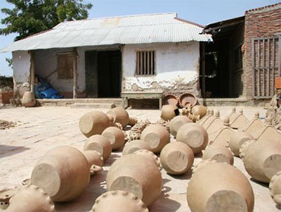 Visit the largest pottery village of Cham people