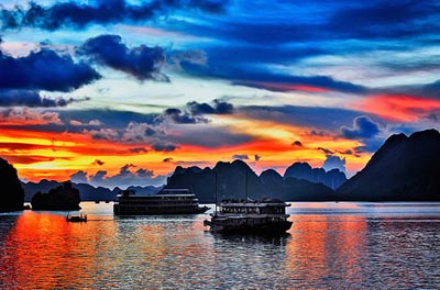 Vịnh Hạ Long lọt top 15 bức ảnh ngoạn mục nhất thế giới
