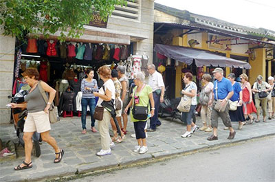Foreign tourist arrivals on the rise in 2014