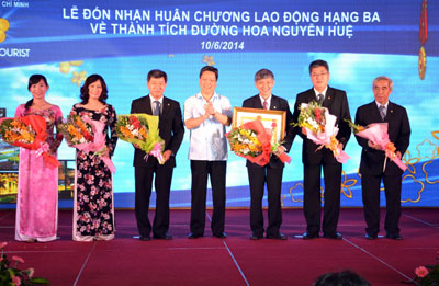 Saigontourist được trao tặng Huân chương lao động Hạng ba