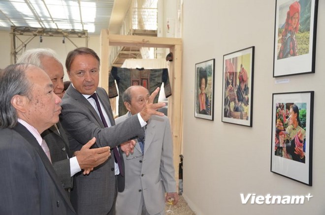 Paris exhibition features Viet Nam’s 54 ethnic groups