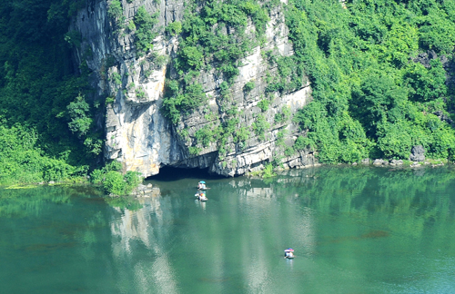 Nhiều hang động thuộc sông Sêrêpốk có giá trị du lịch