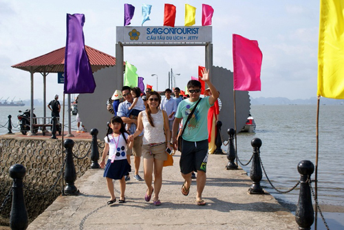 Vịnh Hạ Long phát triển du lịch gắn với bảo tồn di sản