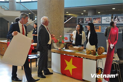Viet Nam promotes image at Embassy Day in Berlin