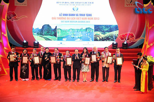 Lễ vinh danh và trao tặng Giải thưởng Du lịch Việt Nam 2013