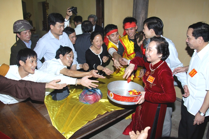 Tổ chức 29 điểm phát lương trong lễ hội đền Trần Thương 