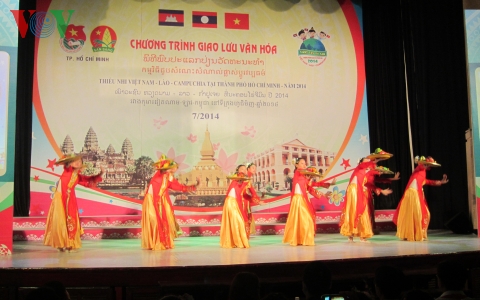 Giao lưu văn hóa văn nghệ thiếu nhi Việt Nam - Lào - Campuchia