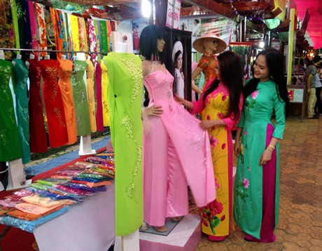 Khai mạc Lễ hội tôn vinh áo dài Việt Nam