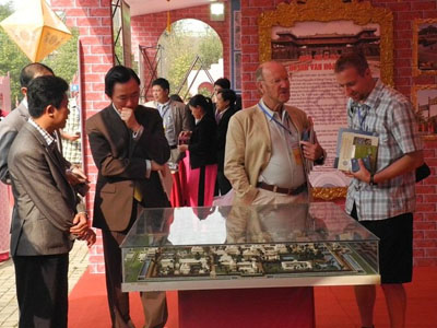 Khai mạc triển lãm "Kết nối di sản thế giới" tại Ninh Bình