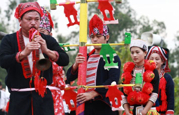 Ethnic traditional customs on Tet to be reinstated in Ha Noi