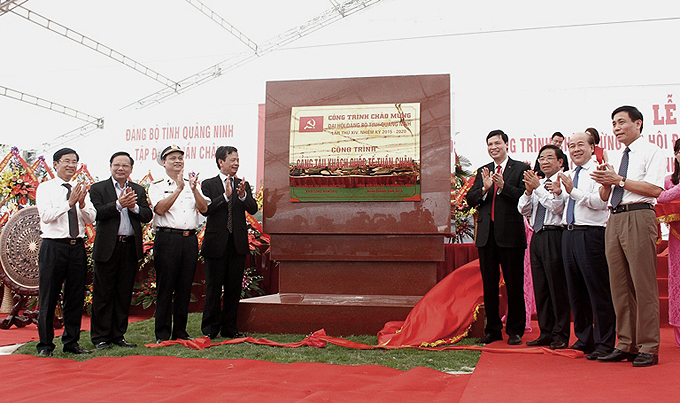 Inauguration du Port international de Tuan Chau