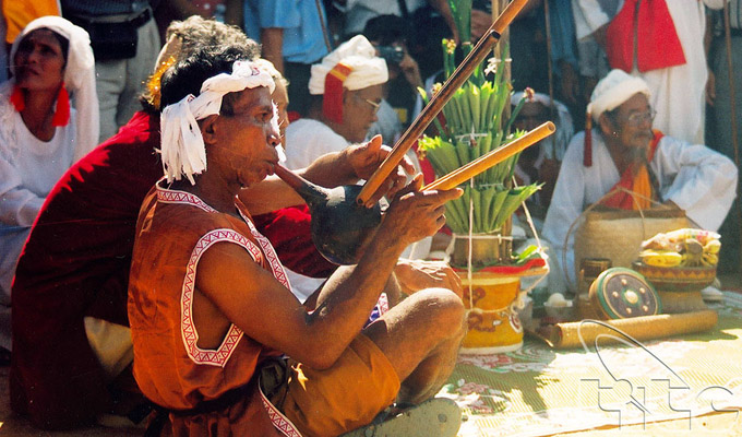 La culture traditionnelle dans la fête Katê de l’ethnie Cham