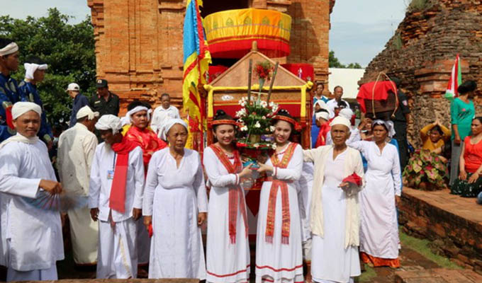 Binh Thuan: Cham people’s Kate festival in full swing