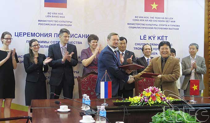Việt Nam và Liên bang Nga ký kết Chương trình hợp tác về văn hóa giai đoạn 2016  - 2018