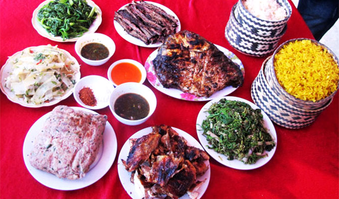 Tasting grilled dishes in chilly northwest region