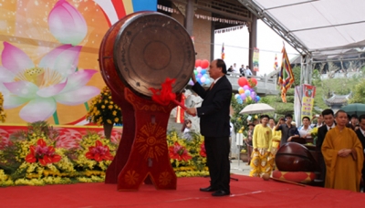 Bai Dinh Pagoda Festival in full swing
