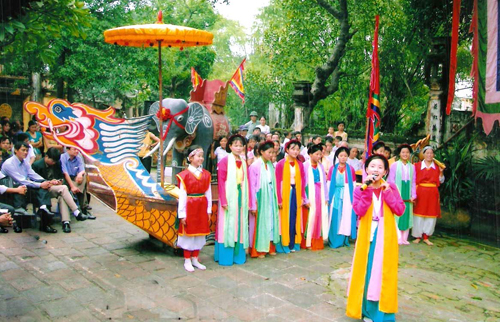 Le chèo tàu, un chant tricentenaire méconnu à Hanoi