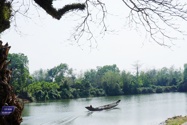 Tour du lịch dọc sông Ô Lâu: Hướng phát triển mới của Thừa Thiên - Huế