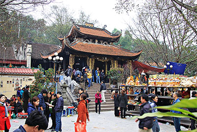 Over 1 million visitors pay homage to Hung Kings in Phu Tho province 