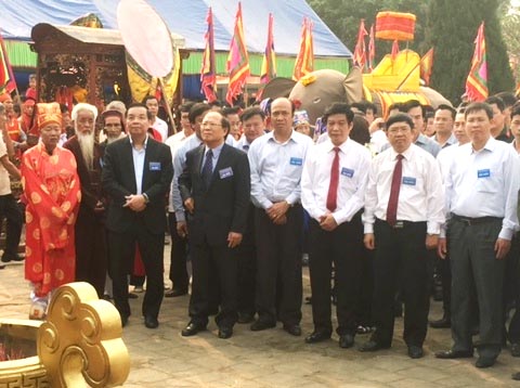 Bộ trưởng Bộ VHTTDL thị sát tổ chức lễ hội tại Phú Thọ