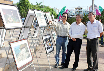 Exhibitions to mark 40 years since Quang Ngai liberation 