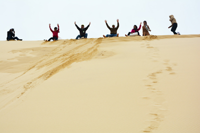 Trượt cát, một trải nghiệm du lịch thú vị ở Quảng Bình