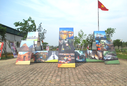 Exposition photographique "Patrimoines mondiaux du Vietnam" à Thanh Hoa