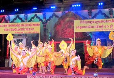 Local performers join celebration of Khmer culture