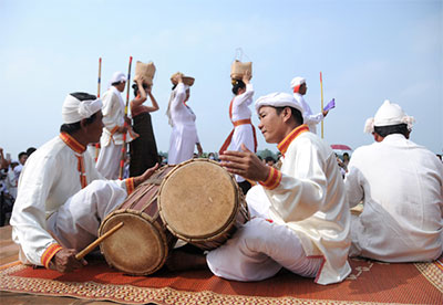 2015 cultural day of central region ethnic groups
