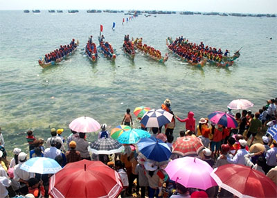 Ly Son boat-race seeks national recognition