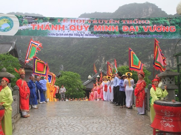 Ninh Bình: Khai mạc Lễ hội truyền thống Thánh Quý Minh Đại Vương năm 2015
