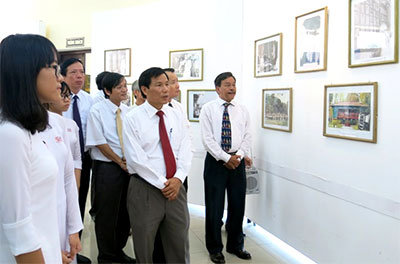Exhibition ‘President Ho Chi Minh with cultural heritage’ opens 