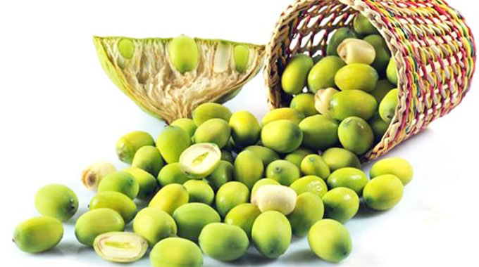 Fig and lotus seed in Tinh Tam Lake (Thua Thien – Hue Province) among the top 50 Vietnamese specialties 2015